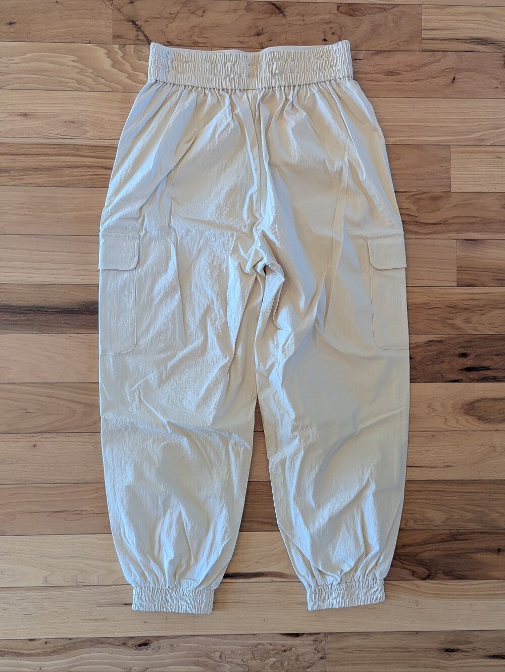 NWT Halara Cargo Pants Size Medium - Picture 4 of 6